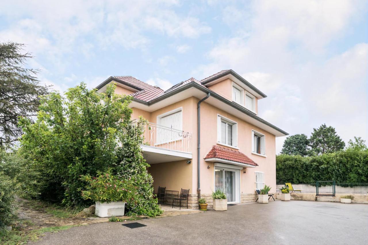 Appartement Indépendant en maison à 15 MIN de LYON Saint-Symphorien-dʼOzon Extérieur photo