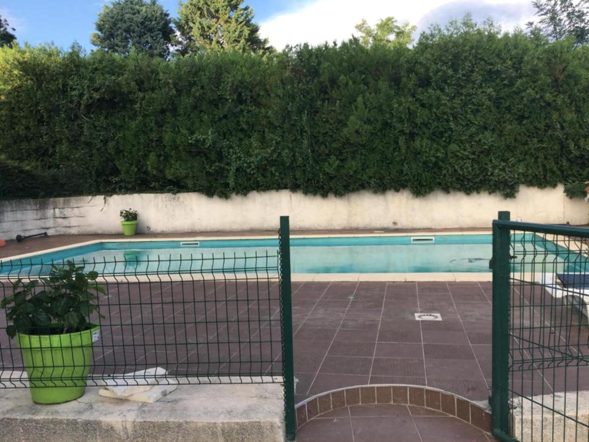 Appartement Indépendant en maison à 15 MIN de LYON Saint-Symphorien-dʼOzon Extérieur photo